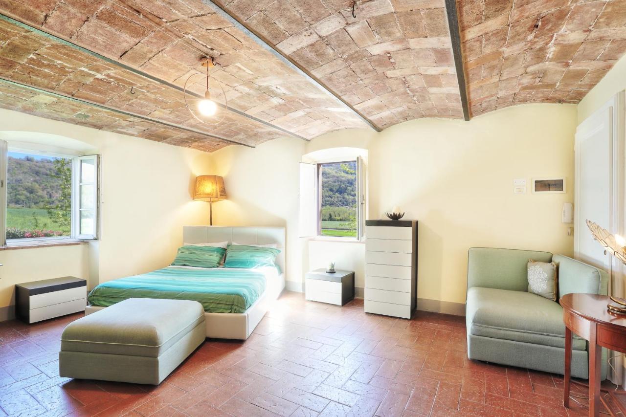 Baciano Azienda Agrituristico Venatoria Capolona Exterior photo